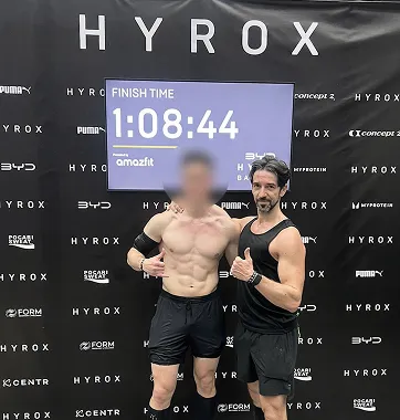 Benoît et son partenaire à l’arrivée de l’Hyrox de Bangkok, temps 1:08:44